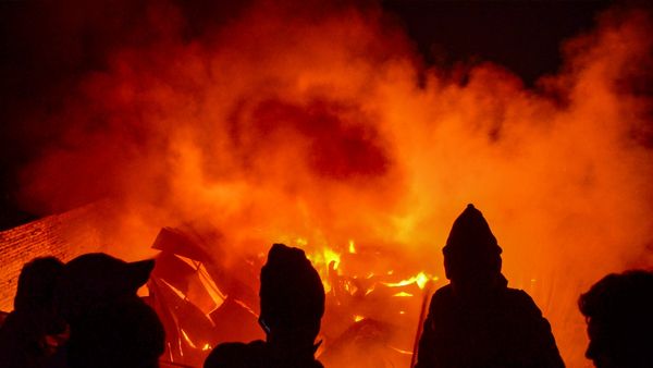 বাঙালিদের উপর নির্মম অত্যাচার ওড়িশায়! সব বাড়িতে আগুন, জারি কারফিউ, বন্ধ নেট, কেন এই পরিস্থিতি?