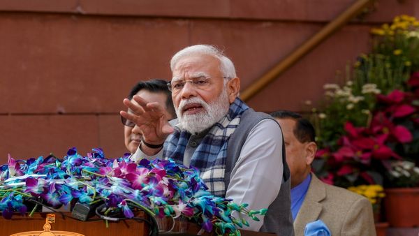 ‘সংসদ কোনও নাটকীয় মঞ্চ নয়’! শীতকালীন অধিবেশন শুরুর আগেই নাম না করে বিরোধীদের খোঁচা মোদীর