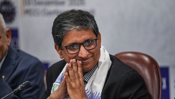 ঢাকায় অস্থিরতা, উত্তর-পূর্ব ভারত নিয়ে উস্কানিমূলক মন্তব্য, দুইয়ের জেরে বাংলাদেশ হাই কমিশনারকে তলব নয়াদিল্লির