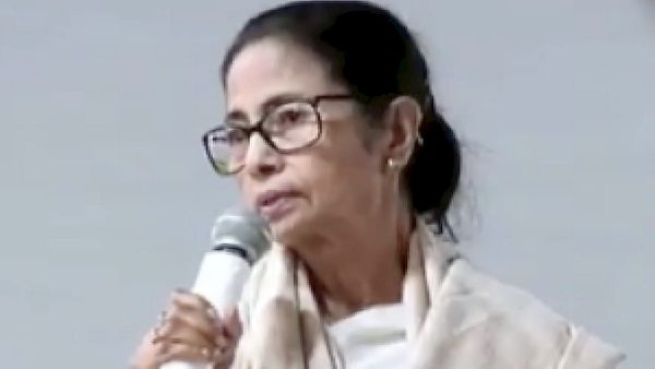 'বাড়ি বাড়ি যান'! হঠাৎ BLA দের সাথে বৈঠক মমতার, কোন পরিকল্পনা? কী কী বার্তা দিলেন? জানুন বিস্তারিত