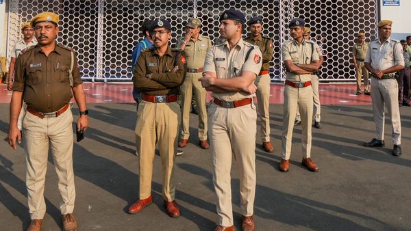 যুবভারতীর পর এবার ক্যানিং স্টেডিয়াম! এমএলএ কাপের ফাইনালে বিশৃঙ্খলা, শিশু-সহ জখম ৭