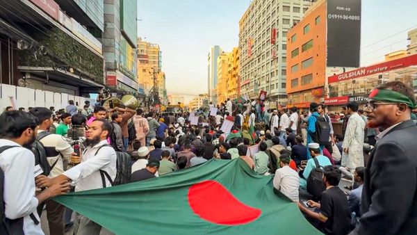 বাংলাদেশ অস্থিরতায় হাত চিন-পাকিস্তানের, সামনে এল জরুরি সতর্কবার্তা