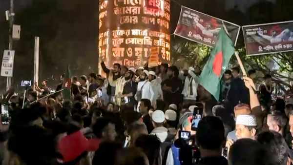 'সরকারই আমার ভাইকে খুন করেছে'! কেন এমন মন্তব্য করলেন শরিফ ওমর হাদি? জানুন