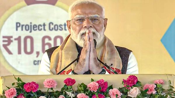 মহাকাশে ইতিহাস গড়ল ISRO! LVM3-M6-এর সফল উৎক্ষেপণের পর অভিনন্দন জানালেন প্রধানমন্ত্রী, কী বললেন তিনি?