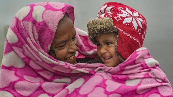 বঙ্গে বাড়ছে শীতের দাপট! ১-২ দিনেই ঠান্ডায় কাঁপবে দক্ষিণবঙ্গ, কত ডিগ্রিতে নামবে? জানুন লেটেস্ট আপডেট