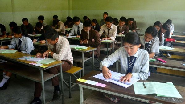 উচ্চ মাধ্যমিক ছাত্রছাত্রীদের জন্য সুখবর! পরীক্ষার্থীদের দেওয়া হবে এই সুবিধা, কেন এমন সিদ্ধান্ত? জানুন