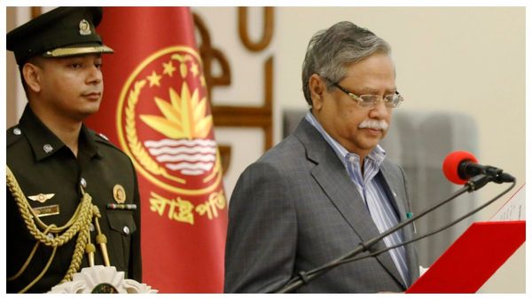 অপমানবোধে রাষ্ট্রপতি পদ ছাড়ার ইঙ্গিত দিলেন মহম্মদ শাহাবুদ্দিন