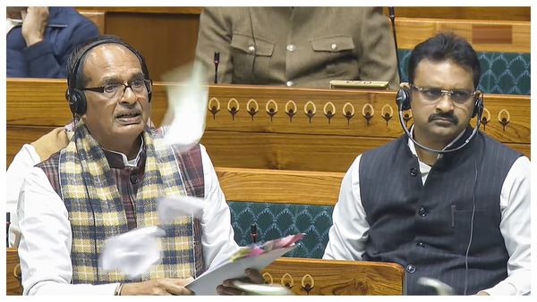 গ্রামীণ কর্মসংস্থানে বড় বদল, বিরোধীদের হট্টগোলের মধ্যেই লোকসভায় পাশ জি রাম জি বিল