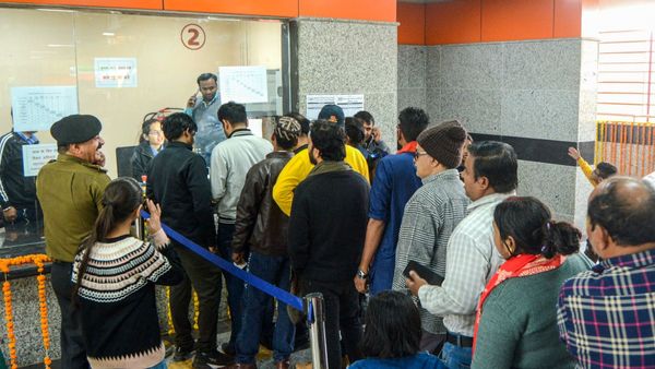 রেলের ভাড়া বাড়ছে কাল থেকেই, আগে কাটা টিকিটেও কি দিতে হবে বর্ধিত মূল্য?