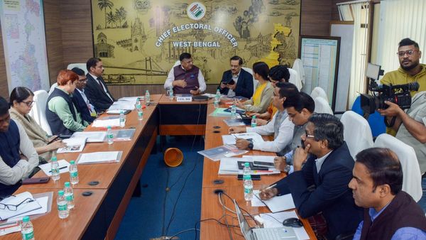 কাল খসড়া ভোটার তালিকা প্রকাশ, নিজের নাম দেখা যাবে কোন কোন উপায়ে?