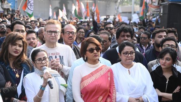 'কয়লার টাকা শুভেন্দু হয়ে পৌঁছয় অমিত শাহের কাছে', ইডি তল্লাশি নিয়ে বিরোধিতার মাঝেই বোমা ফাটালেন মমতা