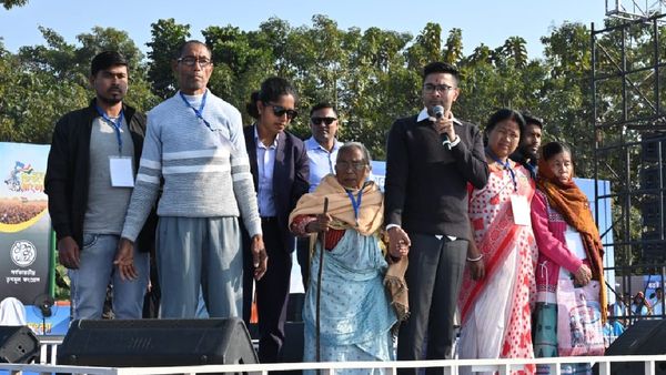 কোচবিহারে সব আসন জেতার ডাক দিলেন অভিষেক, সভায় হাজির ১০ 'মৃত' ভোটার