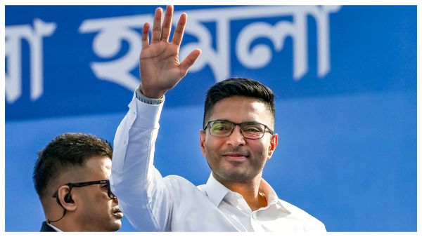 ইডি হানায় প্রথমবার মুখ খুললেন অভিষেক, দিল্লির জল্লাদদের সামনে মাথা নত নয়