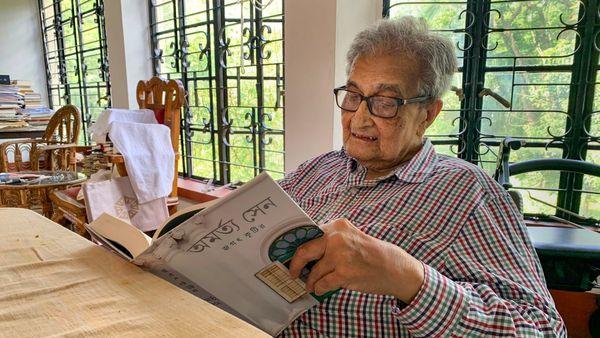 বাংলায় এসআইআর বিতর্কে এখন আলোচনার কেন্দ্রবিন্দুতে অমর্ত্য সেন!