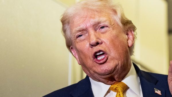 মার্কিন যুক্তরাষ্ট্রকে ৩-৫ কোটি ব্যারেল তেল হস্তান্তর করবে ভেনেজুয়েলা! ঘোষণা করলেন ট্রাম্প