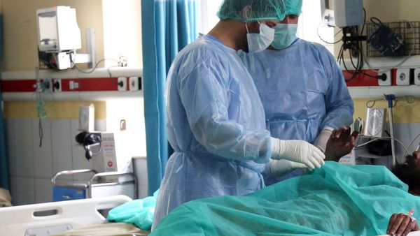 ধূমপান নয়, দূষিত বাতাসের কারণে হার্ট অ্যাটাক! সতর্ক করেছেন হৃদরোগ বিশেষজ্ঞ, আর কী বলছেন? জানুন