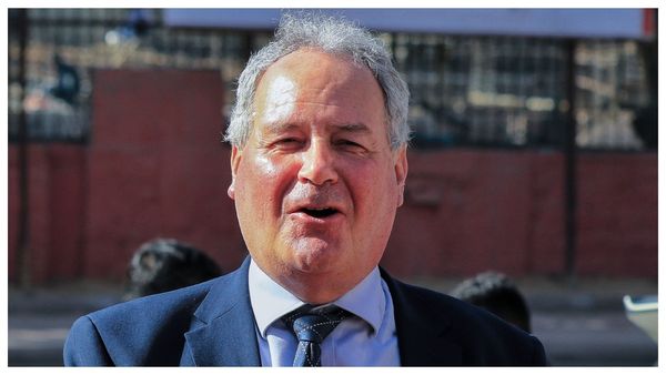 বাংলাদেশে হিন্দুদের ওপর হামলা, ব্রিটিশ পার্লামেন্টে উত্তাপ, ইউনূস সরকারকে চাপ দেওয়ার দাবি