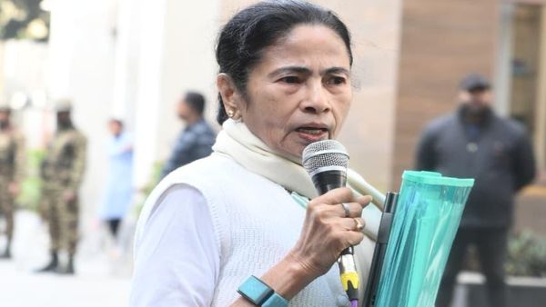 'নিজের স্বরাষ্ট্রমন্ত্রীকে নিয়ন্ত্রণে রাখুন'! মোদীকে সরাসরি বার্তা দিলেন মুখ্যমন্ত্রী মমতা, আর কী বললেন তিনি?