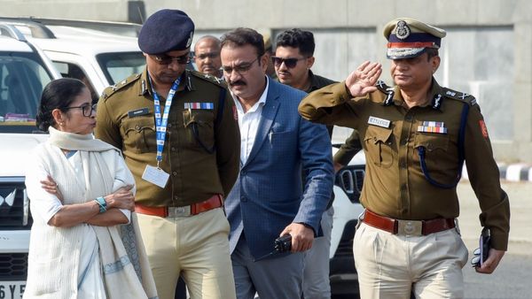 রাজীবের অবসর কাল, রাজ্য পুলিশের নতুন ডিজি পীযূষ, বদলি কলকাতার পুলিশ কমিশনার