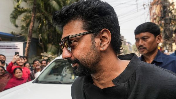 এসআইআর শুনানিতে তৃণমূলের অভিনেতা-সাংসদ দেব, নির্বাচন কমিশনকে জানালেন বিশেষ আর্জি