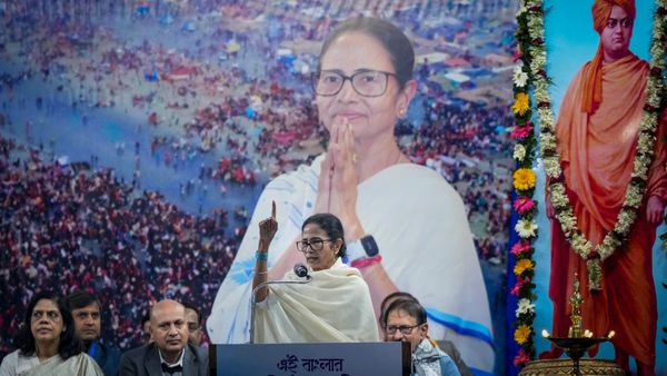 ইডির পদক্ষেপ রাজনৈতিক উদ্দেশ্যপ্রণোদিত, দাবি মমতার