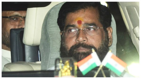 একনাথ সিন্দের শিবসেনা প্রথম বছরের জন্য মুম্বইয়ের মেয়র পদ দাবি করেছে, বিজেপি কর্পোরেটরদের নির্দেশ জারি করেছে