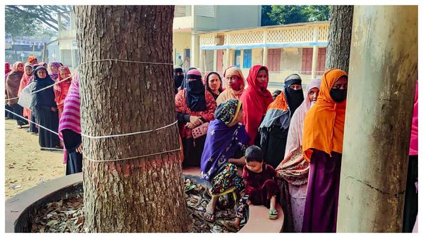 বাংলাদেশে ১২ ফেব্রুয়ারি জাতীয় নির্বাচন, বড় দলগুলির চূড়ান্ত প্রার্থী তালিকা প্রকাশ