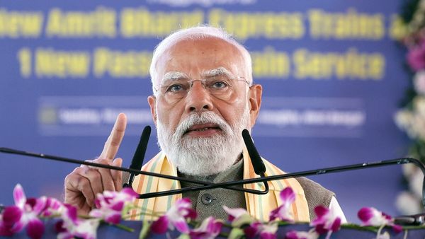 বাংলায় মহা জঙ্গলরাজের অবসান ঘটানোর ডাক দিলেন মোদী, অনুপ্রবেশ ইস্য়ুতেও তোপ তৃণমূলকে