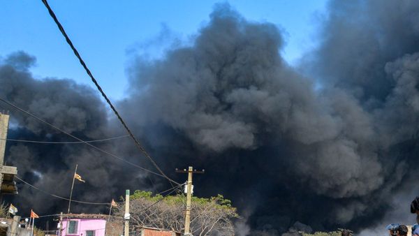 আনন্দপুর গুদামে ভয়াবহ আগুনে মৃত্যু তিন জনের, এখনও নিখোঁজ একাধিক, উদ্ধারকার্য চলছে জোরকদমে