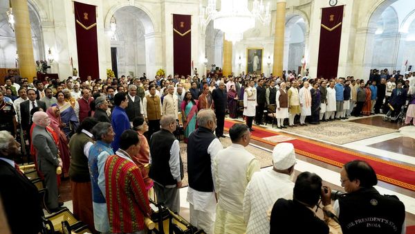 পদ্ম পুরস্কার ২০২৬: এবছর সম্মাননা প্রাপকের তালিকায় মোট ১৩১ জন, দেখুন সম্পূর্ণ তালিকা