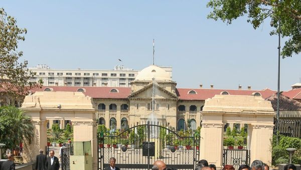 খোরপোশ নেওয়া মেয়েদের আইনি অধিকার! স্ত্রীর ডিগ্রির উপর নির্ভর করে না, সাফ জানাল হাইকোর্ট