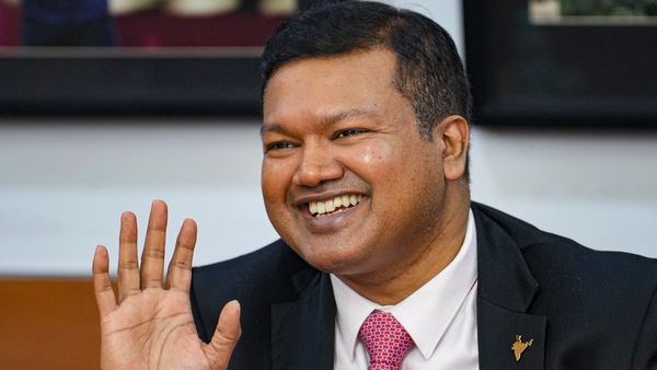 সুখবর! ৫০ হাজার কর্মী নিয়োগের ঘোষণা এই সংস্থার, কোন জায়গায় মিলবে সুযোগ? জানুন বিস্তারিত