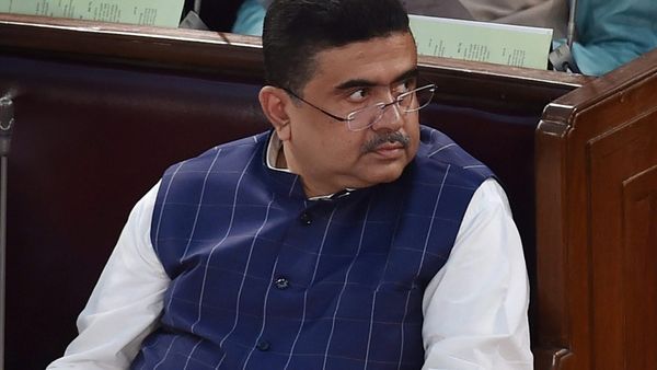 BJP 'চাদর চোর'! ট্রেনে শুভেন্দু ঘনিষ্ঠ নেতার কাণ্ড ভাইরাল, কটাক্ষ করলেন কুণাল ঘোষও, দেখুন ভিডিও