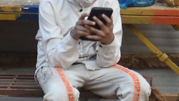 অনলাইন আসক্তি ঠেকাতে বড় পদক্ষেপ! ১৫ বছরের নীচে আর সোশ্যাল মিডিয়া ব্যবহার করা যাবে না, পাস হল নতুন বিল