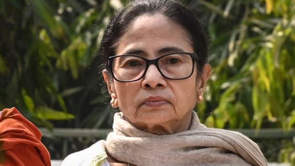 প্রশাসনিক মহলে বড়সড় রদবদল! ইতিহাস গড়ে বাংলার প্রথম মহিলা মুখ্য সচিব পদে নন্দিনী চক্রবর্তী, কে তিনি? জানুন