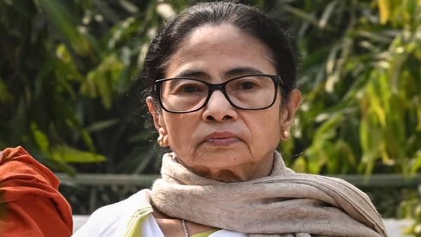 'SIR প্রক্রিয়ায় রাজ্যভেদে আলাদা আলাদা নিয়ম!' একাধিক অভিযোগ তুলে জ্ঞানেশকে চিঠি লিখলেন মমতা