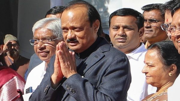 ব্রেকিং: ভয়াবহ বিমান দুর্ঘটনায় মৃত্যু হল অজিত পাওয়ারের, আর কে কে ছিলেন সাথে?