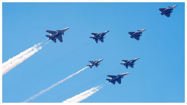 রাফাল থেকে এসইউ ৩০, প্রজাতন্ত্র দিবসের প্যারেডে বায়ুসেনার ফ্লাইপাস্টে গ্র্যান্ড ফিনালে