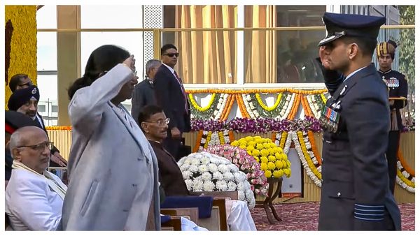 প্রজাতন্ত্র দিবস ২০২৬ এ বায়ুসেনার গ্রুপ ক্যাপ্টেন শুভাংশু শুক্লাকে অশোক চক্র প্রদান