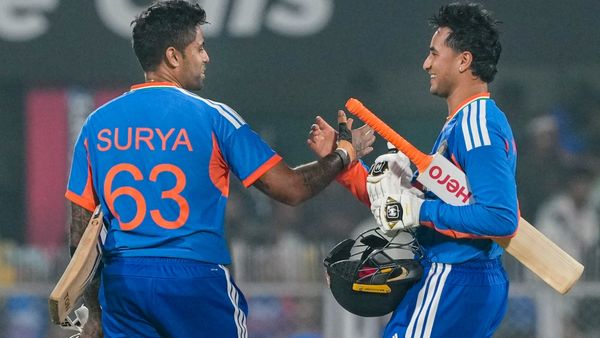 নিউজিল্যান্ডের বিরুদ্ধে ছন্দে ফেরায় বিশ্বের টি২০ ব্যাটারদের মধ্যে অগ্রগতি সূর্যর, শীর্ষে অভিষেকই