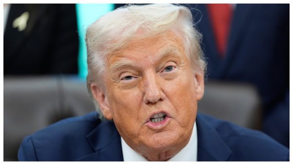 শুল্ক থেকে শীঘ্রই ৬০০ বিলিয়ন ডলার পাবে আমেরিকা, দেশ আগের চেয়ে অনেক বেশি শক্তিশালী ও সম্মানিত: ট্রাম্প