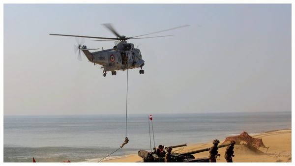 আমাদের অঙ্গীকার রক্ষা: ইরানকে ঘিরে উত্তেজনার মাঝেই মধ্যপ্রাচ্যে সামরিক মহড়ার ঘোষণা যুক্তরাষ্ট্রের