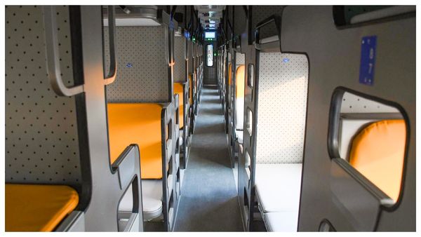 আরামদায়ক বার্থ, স্বয়ংক্রিয় দরজা, কবচ প্রযুক্তি, ভারতের প্রথম বন্দে ভারত স্লিপার ট্রেন