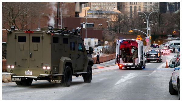 মাদুরো আটক হওয়ার পর কারাকাসে উত্তেজনা, প্রেসিডেন্ট প্রাসাদের কাছে গুলির শব্দে কেঁপে উঠল ভেনেজুয়েলা