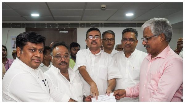ছাব্বিশের লড়াইয়ের প্রস্তুতিতে বঙ্গ বিজেপির ঘর গোছানো,নতুন রাজ্য কমিটিতে নিশীথ সৌমিত্রদের গুরুত্বপূর্ণ দায়িত্ব