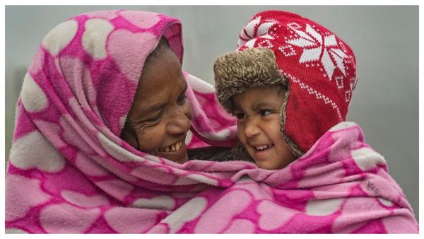 ভোরে শীত, দিনে উষ্ণতা, জেনে নিন আজকের আবহাওয়ার আপডেট