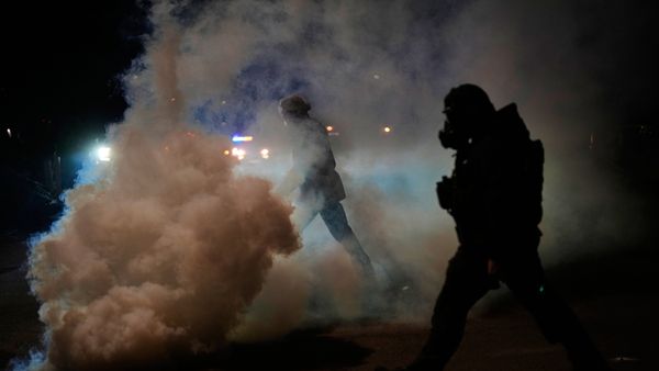 উত্তপ্ত কলকাতা! এলাকা দখল নিয়ে গুলি-বোমাবাজি, অভিযুক্ত পাপ্পু, TMC নেতা ঘনিষ্ঠ? ছবি ভাইরাল হতেই শোরগোল