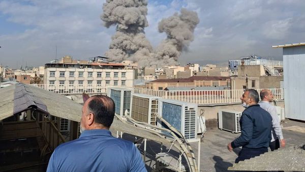 মধ্যপ্রাচ্য সঙ্কট! আবুধাবি, কুয়েত, বাহরিনে বিস্ফোরণের শব্দ, ইরানের কড়া হুমকি ইজরায়েলকে