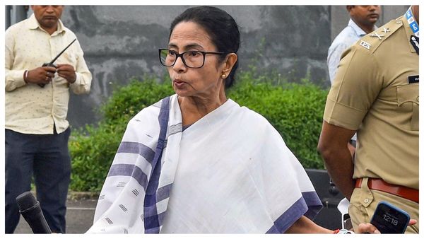 ইউনিয়ন বাজেট ২০২৬ নিয়ে তীব্র আক্রমণ বিরোধীদের, নারী, কৃষক ও শিক্ষা বিরোধী বলে কটাক্ষ মমতার