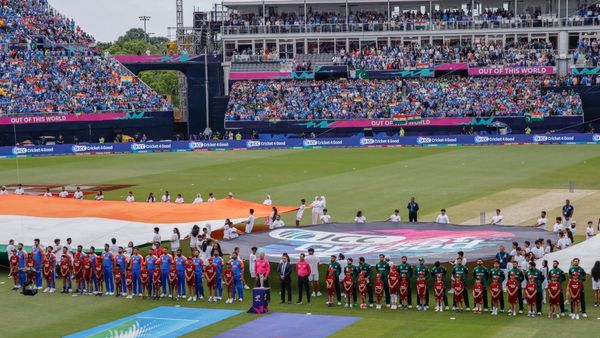 টি২০ বিশ্বকাপে খেললেও ভারতের বিরুদ্ধে ম্যাচ বয়কট! সরকারের সিদ্ধান্তে কতটা সমস্যায় পড়বে পাকিস্তান?